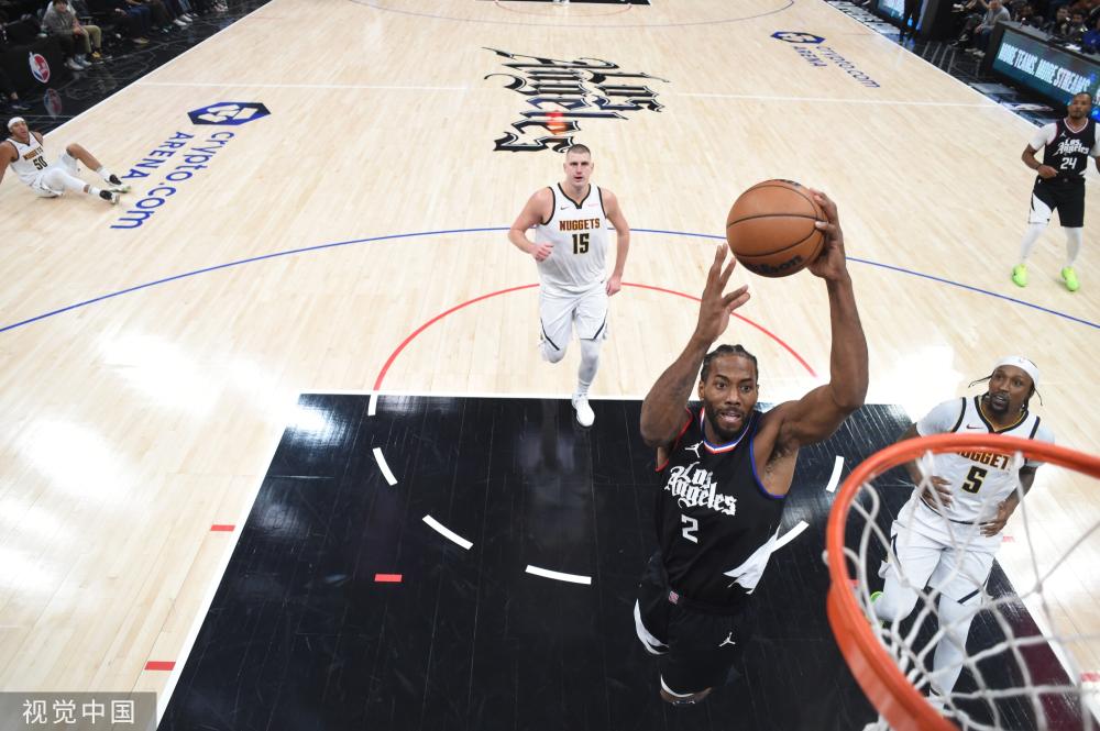 在一个充满 在一个充满